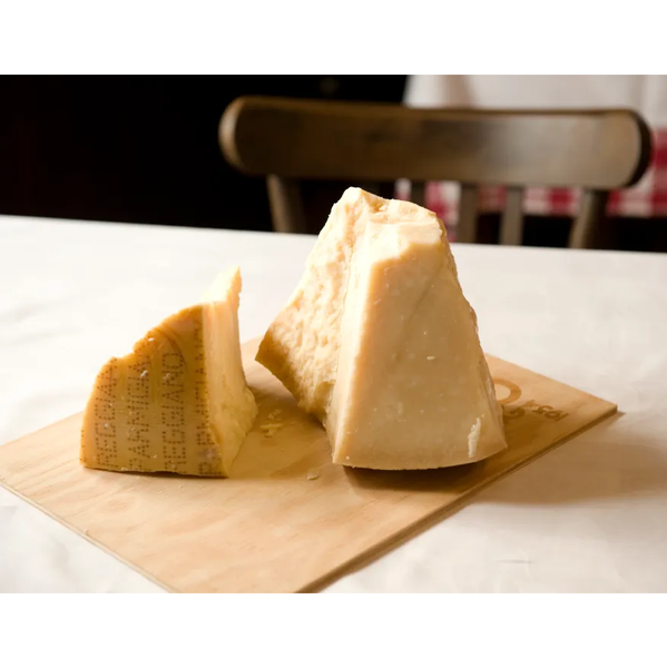 Ser Parmezan PARMIGIANO REGGIANO DOP 16 mies. BIO Santa Rita 1kg